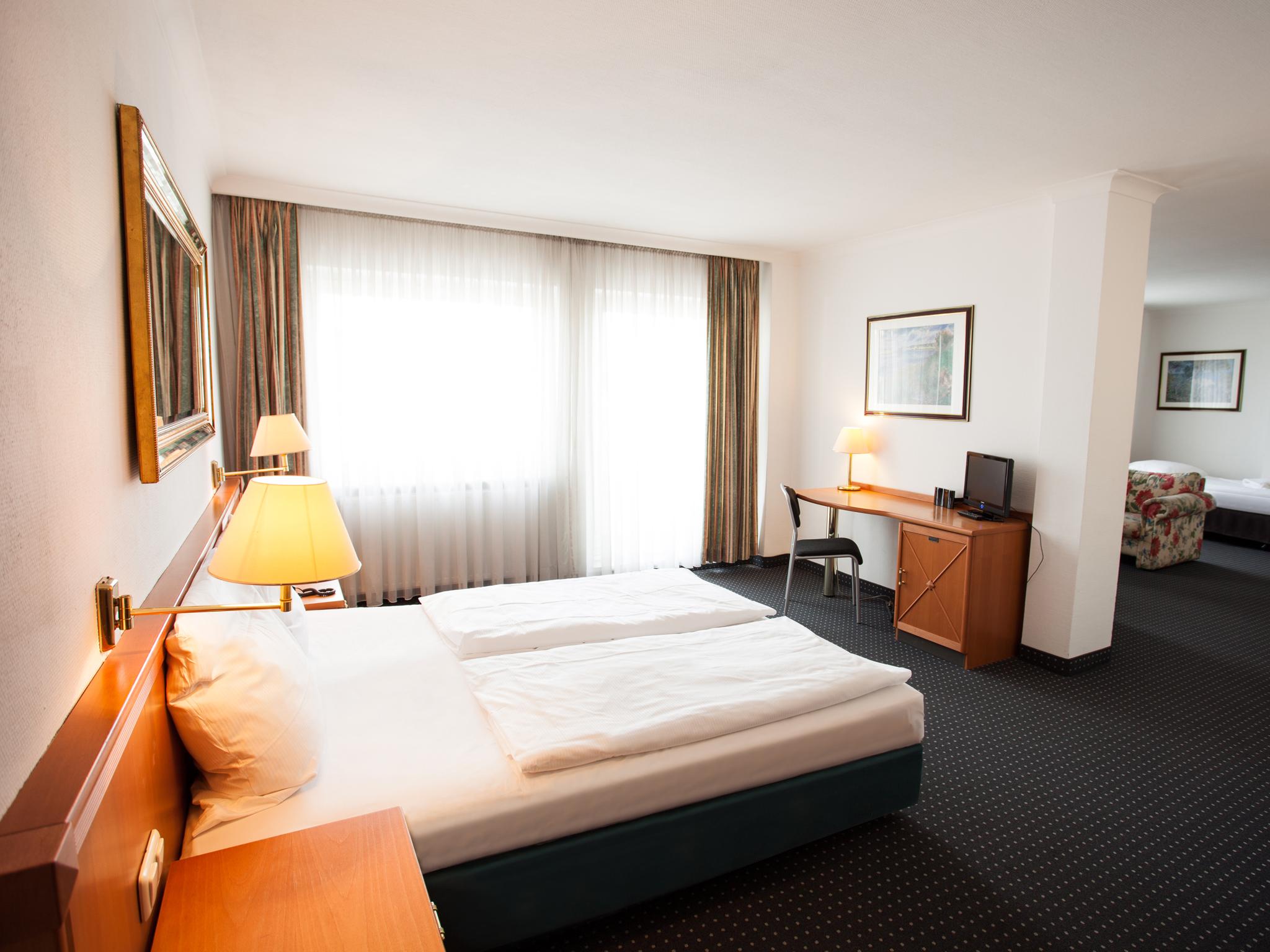 קלן Ina Hotel Royal מראה חיצוני תמונה
