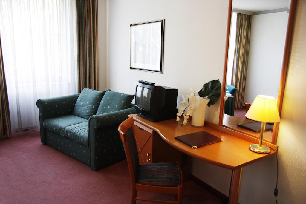 קלן Ina Hotel Royal מראה חיצוני תמונה
