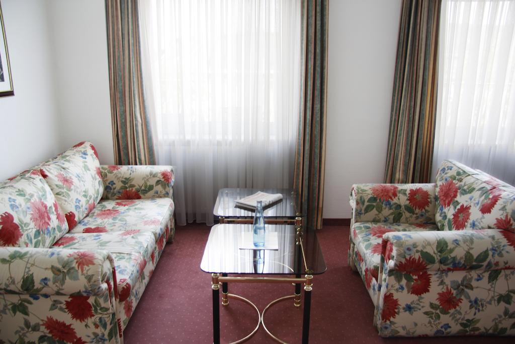 קלן Ina Hotel Royal מראה חיצוני תמונה