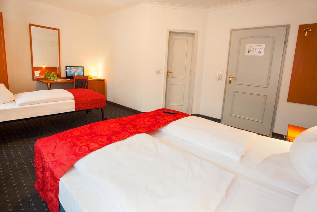 קלן Ina Hotel Royal מראה חיצוני תמונה